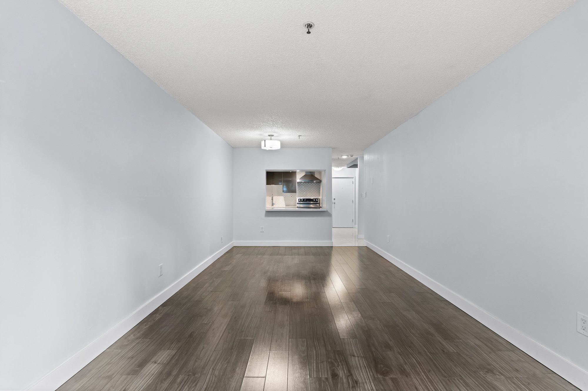 #101 -2119 Bellevue Avenue
